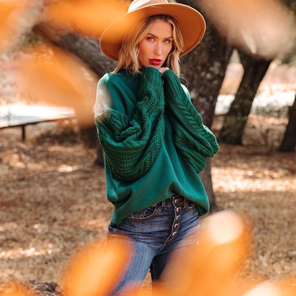 PREORDER -LUKE CONTRAST CABLE KNIT SWEATER - HUNTER GREEN